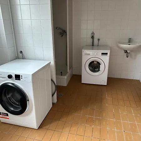 Helle Mit Wintergarten Und Badewanne *