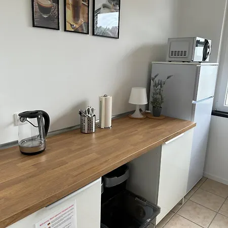 Helle Mit Wintergarten Und Badewanne *