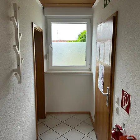 Helle Mit Wintergarten Und Badewanne Appartement