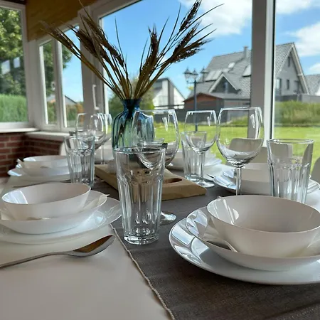 Helle Mit Wintergarten Und Badewanne * Goch